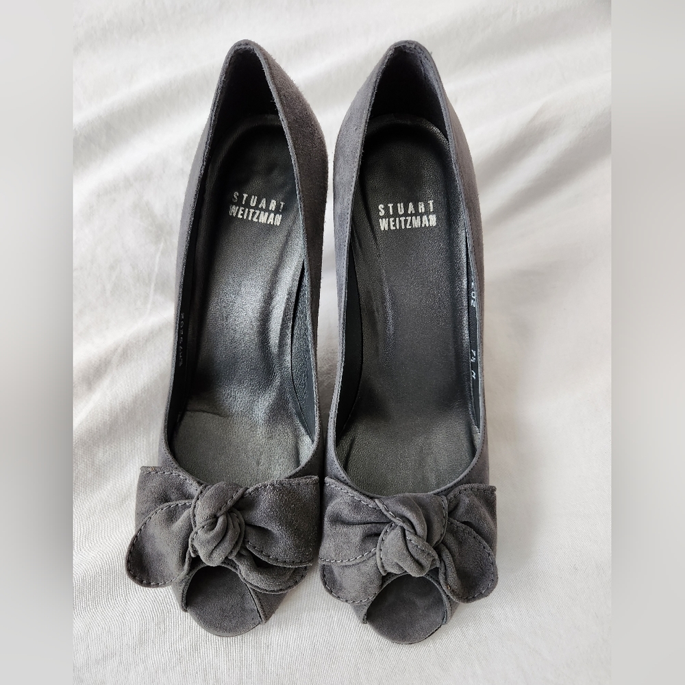 Stuart Weitzman Gray Suede Peep Toe Heels with Bow Women's US 7.5